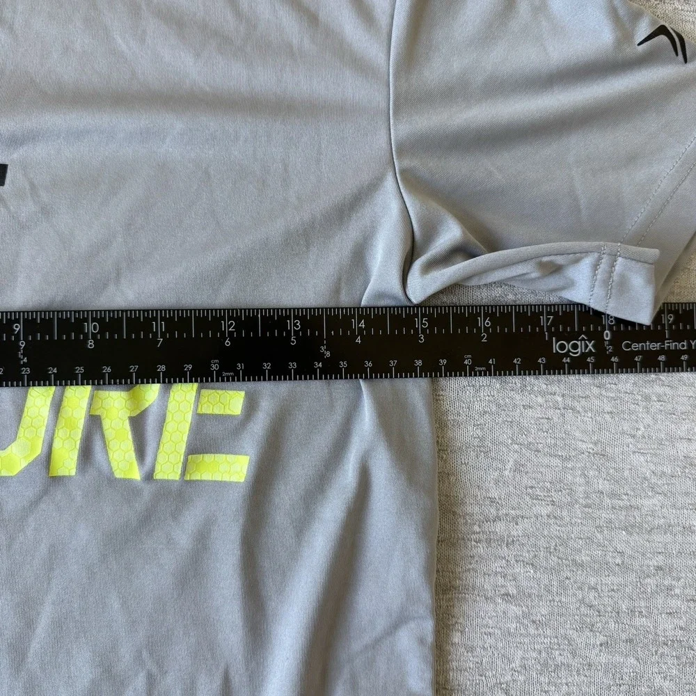 Old Navy Active Boys Graphic T-Shirt Medium Gray Loose Fit‎ Short Sleeve